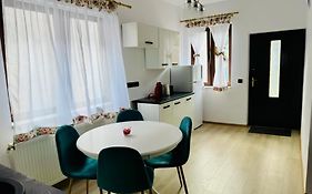 Maria Studio And Apartment